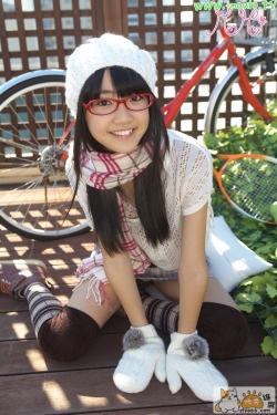 Momo Shiina - 椎名もも 椎名桃子网袜70P-59.9MB